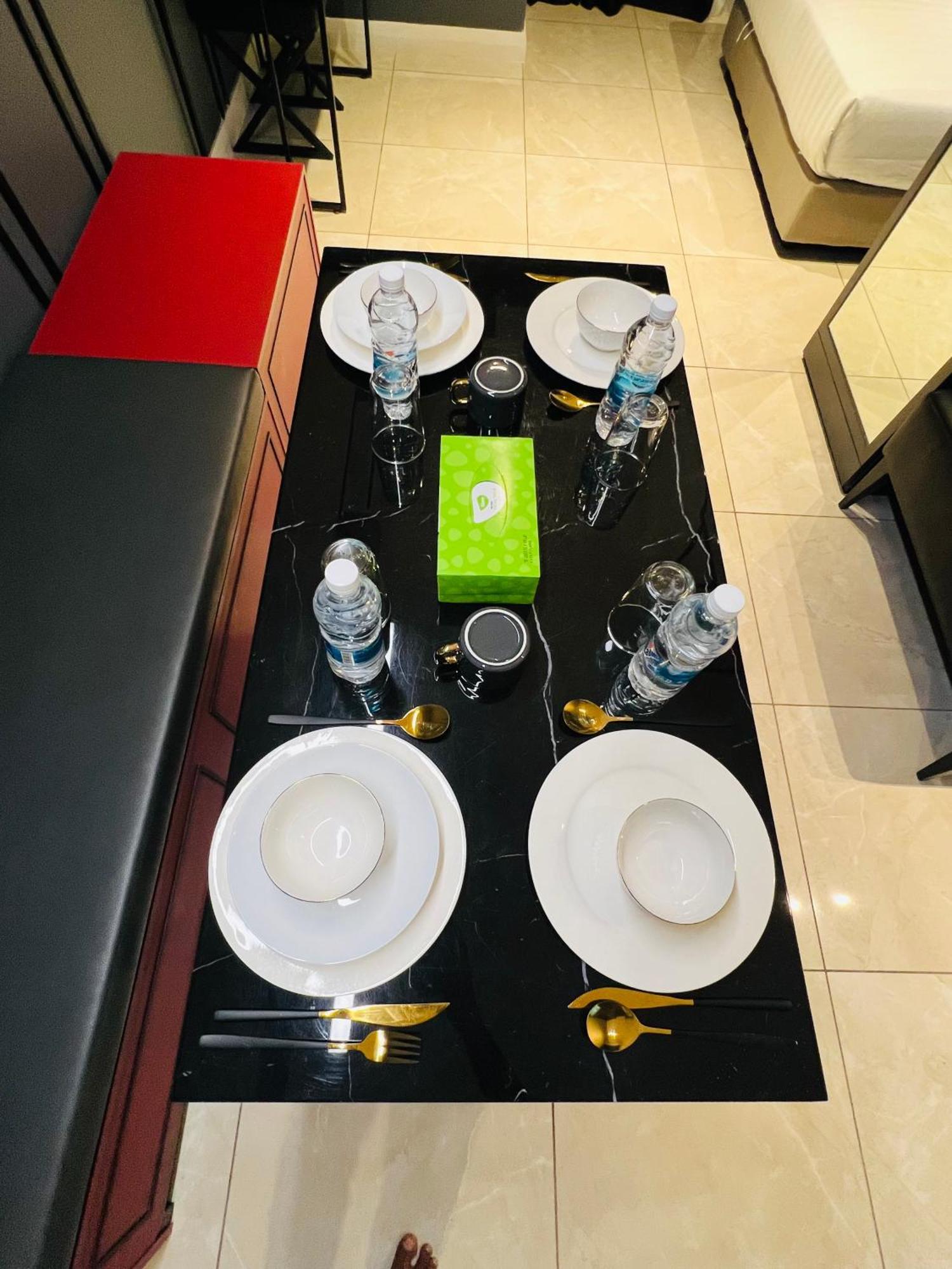 Axon Suites Pavilion By Victory House Kuala Lumpur Bagian luar foto